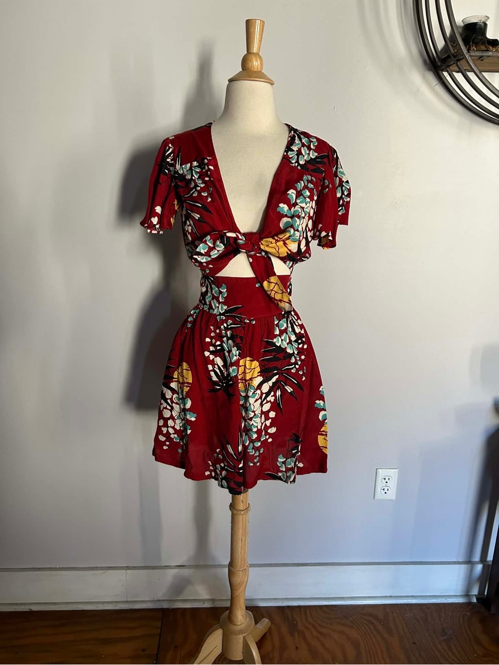 Trashy Diva Tropical Nights tie top and shorts XS